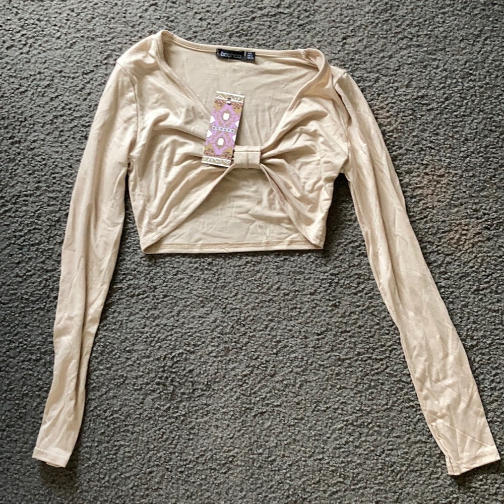 NWT knot front crop top